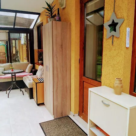 Apartment Cosy Nest With Glass Veranda