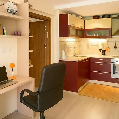 Апартамент Cosy Nest With Glass Veranda *