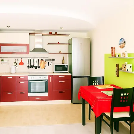 Апартамент Cosy Nest With Glass Veranda Варна