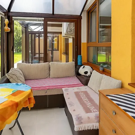 Cosy Nest With Glass Veranda Varna